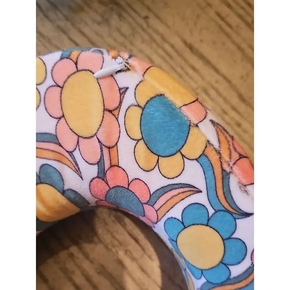 Floral Boho memory foam neck pillow - Picture 5 of 6
